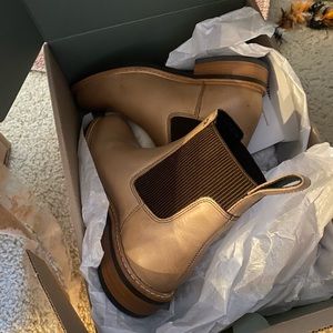 NISOLO Carmen Chelsea Boot - size 7.5